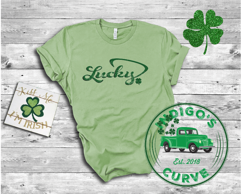 Lucky Cursive Clover Short Sleeve Tee in Leaf, front view